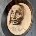 Matka Tereza 1910 - 1997 - zlatá medaila - D. Zobek