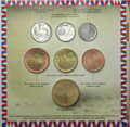 Uloženie českých korunových mincí v sade a žeton - reverz