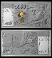 detail striebornej päťtisíckorunáčky