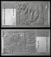detail striebornej stokorunáčky