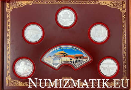 Uloženie mincí v drevenej etui